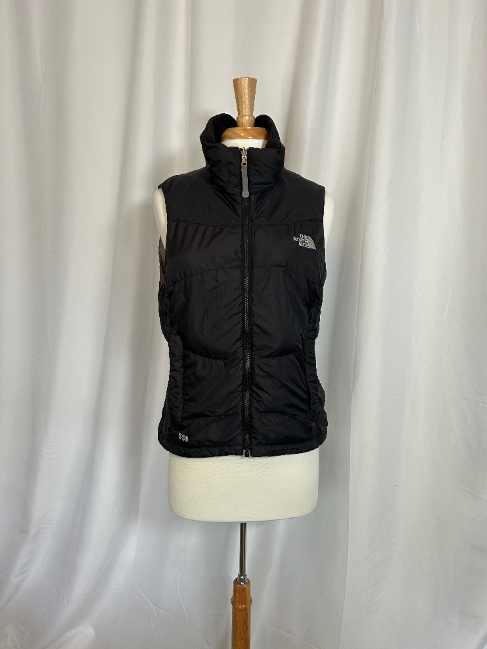 THE NORTH FACE BLACK RETRO NUPTSE VEST WITH 550-FILL INSULATION - SIZE SMALL